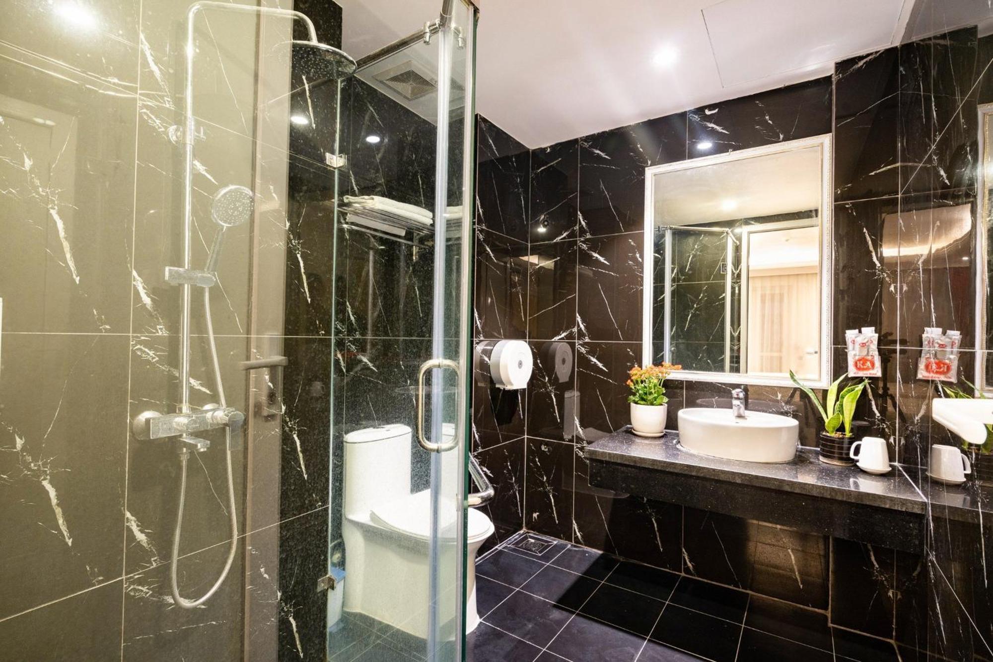Kieu Anh Hotel - 81 Trung Kinh - By Bay Luxury Hanoi Exterior photo